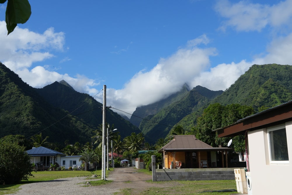 Teahupoo mountains