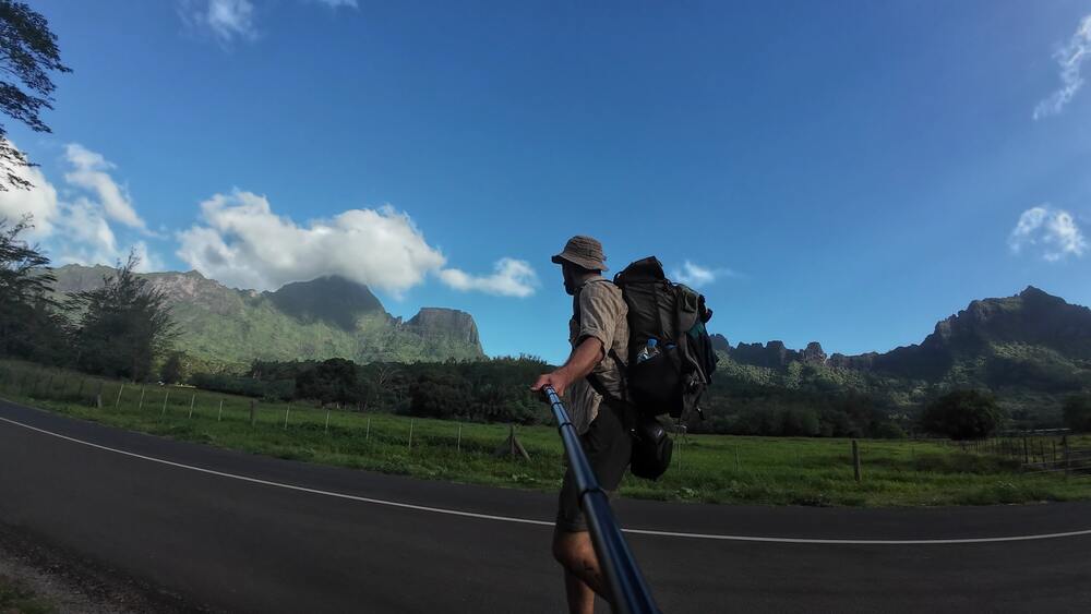 Walk on moorea